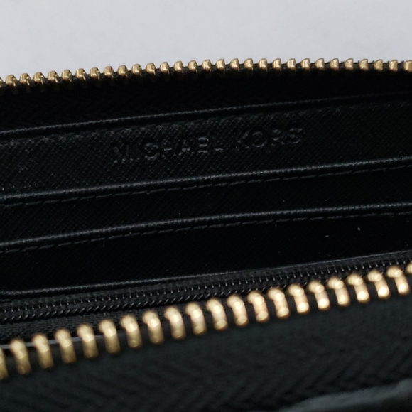 Michael Kors Wallet - Picture 3 of 6